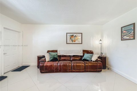 Condominio en alquiler en Hollywood, Florida, 1 dormitorio, 68.56 m2 № 1886653 - foto 5