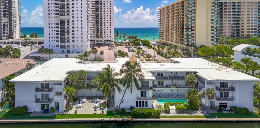 Condominio en Hollywood, Florida, 1 dormitorio  № 1886653