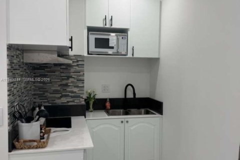 Immobilier commercial à louer à Miami, Floride: 1 chambre, 141.58 m2 № 1999602 - photo 9