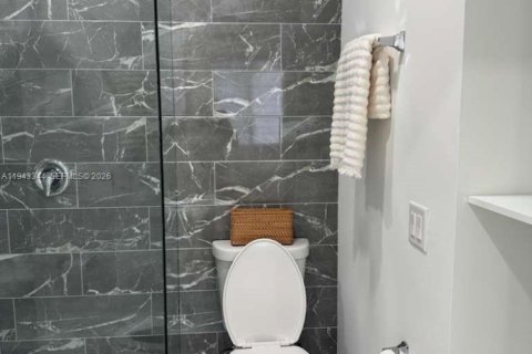 Immobilier commercial à louer à Miami, Floride: 1 chambre, 141.58 m2 № 1999602 - photo 13
