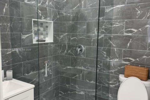 Immobilier commercial à louer à Miami, Floride: 1 chambre, 141.58 m2 № 1999602 - photo 16