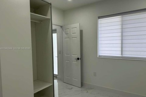 Immobilier commercial à louer à Miami, Floride: 1 chambre, 141.58 m2 № 1999602 - photo 8