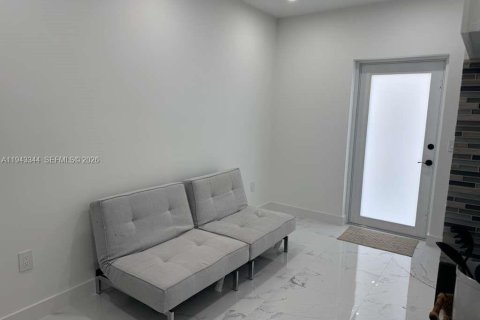 Immobilier commercial à louer à Miami, Floride: 1 chambre, 141.58 m2 № 1999602 - photo 4