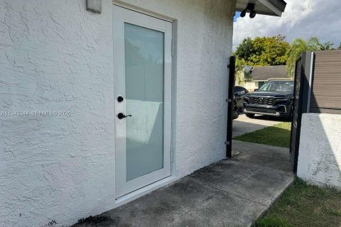 Immobilier commercial à louer à Miami, Floride: 1 chambre, 141.58 m2 № 1999602 - photo 26