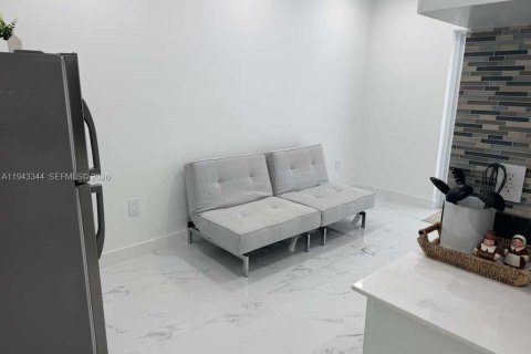 Immobilier commercial à louer à Miami, Floride: 1 chambre, 141.58 m2 № 1999602 - photo 19