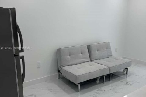 Immobilier commercial à louer à Miami, Floride: 1 chambre, 141.58 m2 № 1999602 - photo 24