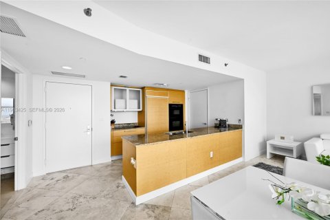 Condo in Hallandale Beach, Florida, 1 bedroom  № 2052983 - photo 14