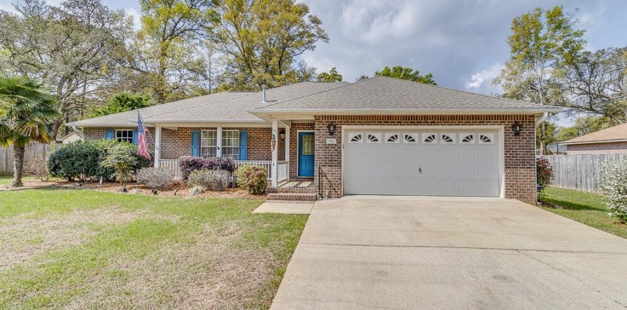 House in Milton, Florida 3 bedrooms, 157 sq.m. № 559833