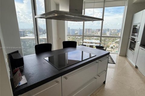 Copropriété à louer à Sunny Isles Beach, Floride: 2 chambres, 153.2 m2 № 1924072 - photo 8