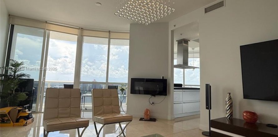 Condo à Sunny Isles Beach, Floride, 2 chambres № 1924072