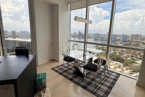 Copropriété à louer à Sunny Isles Beach, Floride: 2 chambres, 153.2 m2 № 1924072 - photo 10