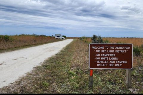 Propiedad comercial en venta en Okeechobee, Florida № 2081483 - foto 2