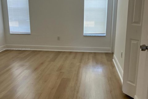 Condominio en alquiler en Lauderhill, Florida, 2 dormitorios, 89.09 m2 № 1889665 - foto 5