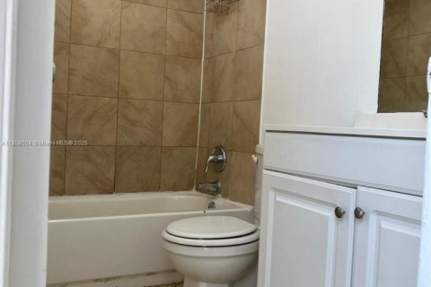 Condominio en alquiler en Lauderhill, Florida, 2 dormitorios, 89.09 m2 № 1889665 - foto 6