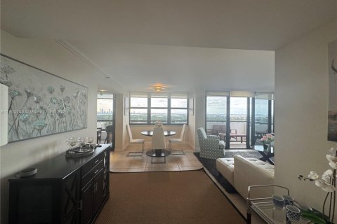 Condominio en venta en Miami Beach, Florida, 2 dormitorios, 93.37 m2 № 1956605 - foto 14