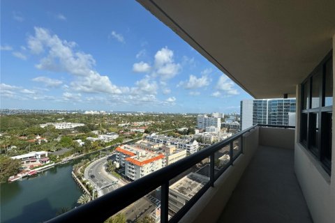 Condominio en venta en Miami Beach, Florida, 2 dormitorios, 93.37 m2 № 1956605 - foto 16