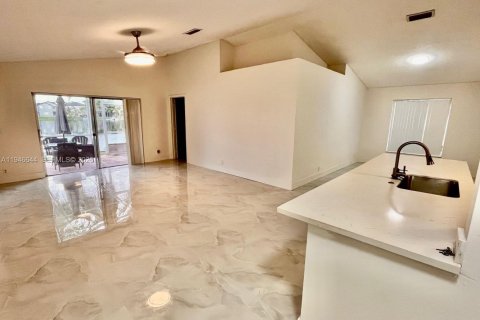 Снять в аренду виллу или дом в Мирамар, Флорида 3 спальни, 124.86м2, № 2004603 - фото 9