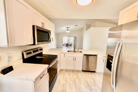 Снять в аренду виллу или дом в Мирамар, Флорида 3 спальни, 124.86м2, № 2004603 - фото 14