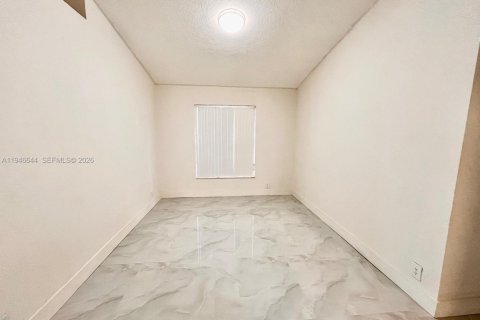 Снять в аренду виллу или дом в Мирамар, Флорида 3 спальни, 124.86м2, № 2004603 - фото 24