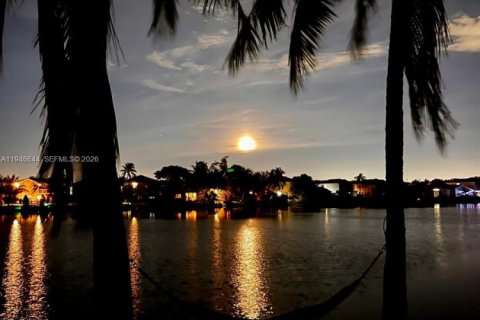 Дом в Мирамар, Флорида 3 спальни, 124.86м2 № 2004603