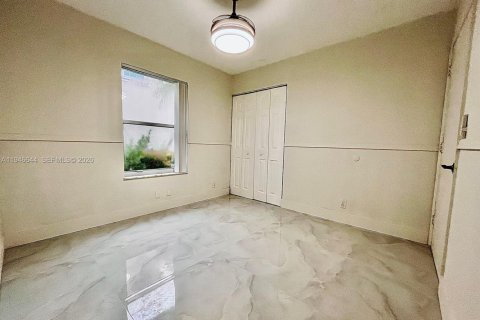 Снять в аренду виллу или дом в Мирамар, Флорида 3 спальни, 124.86м2, № 2004603 - фото 17