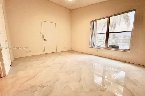 Снять в аренду виллу или дом в Мирамар, Флорида 3 спальни, 124.86м2, № 2004603 - фото 8