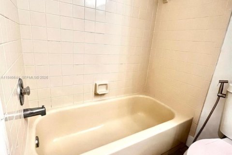 Снять в аренду виллу или дом в Мирамар, Флорида 3 спальни, 124.86м2, № 2004603 - фото 19