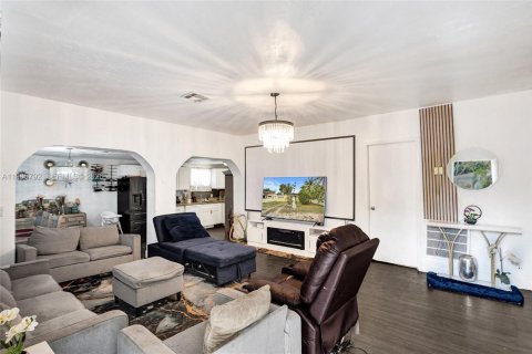 Villa ou maison à vendre à North Miami Beach, Floride: 3 chambres, 106.84 m2 № 2048365 - photo 6