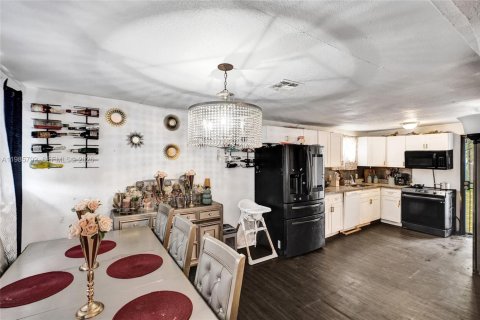 Villa ou maison à vendre à North Miami Beach, Floride: 3 chambres, 106.84 m2 № 2048365 - photo 16