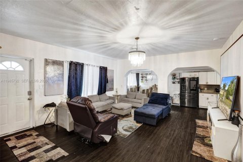 Villa ou maison à vendre à North Miami Beach, Floride: 3 chambres, 106.84 m2 № 2048365 - photo 4