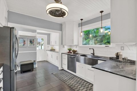 Casa en venta en Gulfport, Florida, 5 dormitorios, 288.93 m2 № 1901003 - foto 13