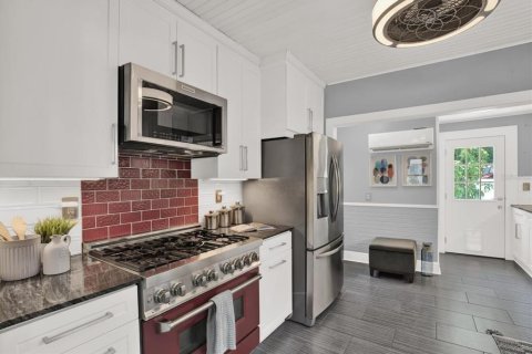 Casa en venta en Gulfport, Florida, 5 dormitorios, 288.93 m2 № 1901003 - foto 14