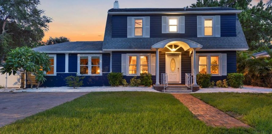 Villa ou maison à Gulfport, Floride 5 chambres, 288.93 m2 № 1901003