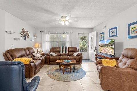 House in Crystal River, Florida 3 bedrooms, 147.16 sq.m. № 1765455 - photo 4