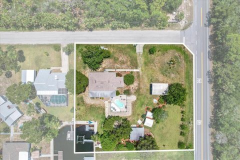 House in Crystal River, Florida 3 bedrooms, 147.16 sq.m. № 1765455 - photo 6