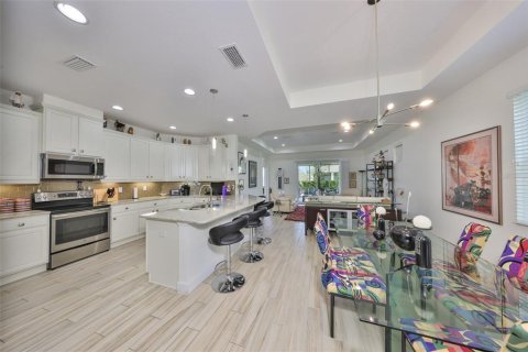 Townhouse in Sun City Center, Florida 2 bedrooms, 172.24 sq.m. № 1576256 - photo 5