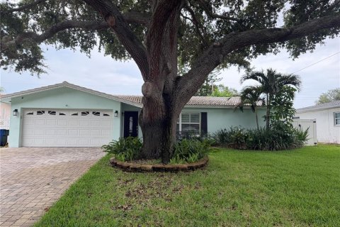 House in Largo, Florida 3 bedrooms, 143.63 sq.m. № 2227478