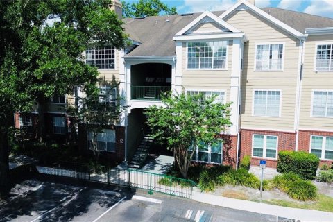 Condominio en Orlando, Florida, 2 dormitorios  № 2108013
