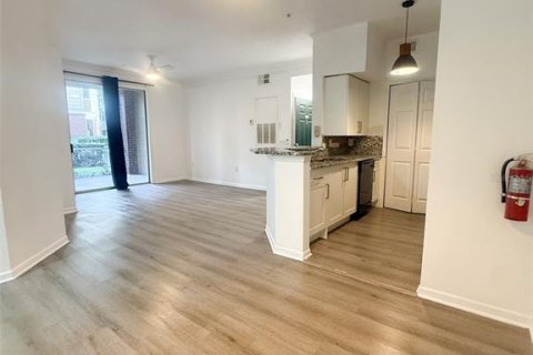 Condo in Orlando, Florida, 2 bedrooms  № 2108013 - photo 18