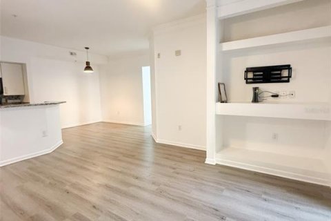 Condo in Orlando, Florida, 2 bedrooms  № 2108013 - photo 12