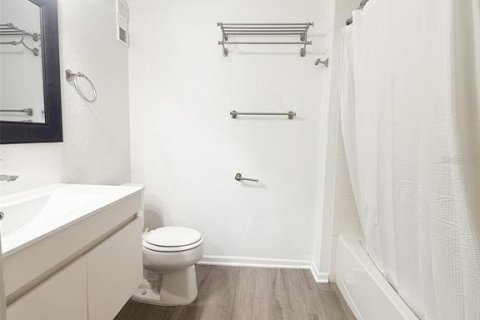 Condo in Orlando, Florida, 2 bedrooms  № 2108013 - photo 28