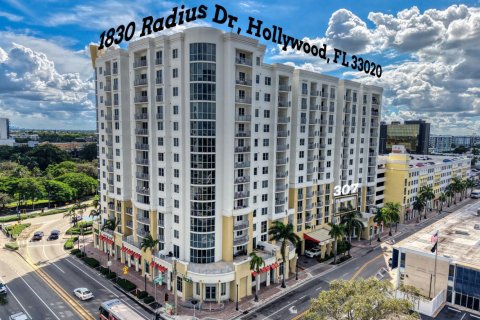 Condo in Hollywood, Florida, 2 bedrooms  № 2390564