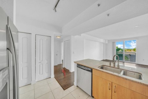 Condo in Hollywood, Florida, 2 bedrooms  № 2390564 - photo 29