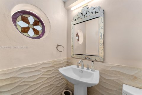 Villa ou maison à vendre à Miami Beach, Floride: 4 chambres, 219.16 m2 № 2074500 - photo 20