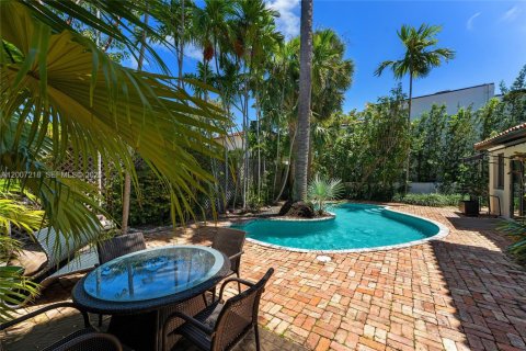 Villa ou maison à vendre à Miami Beach, Floride: 4 chambres, 219.16 m2 № 2074500 - photo 12