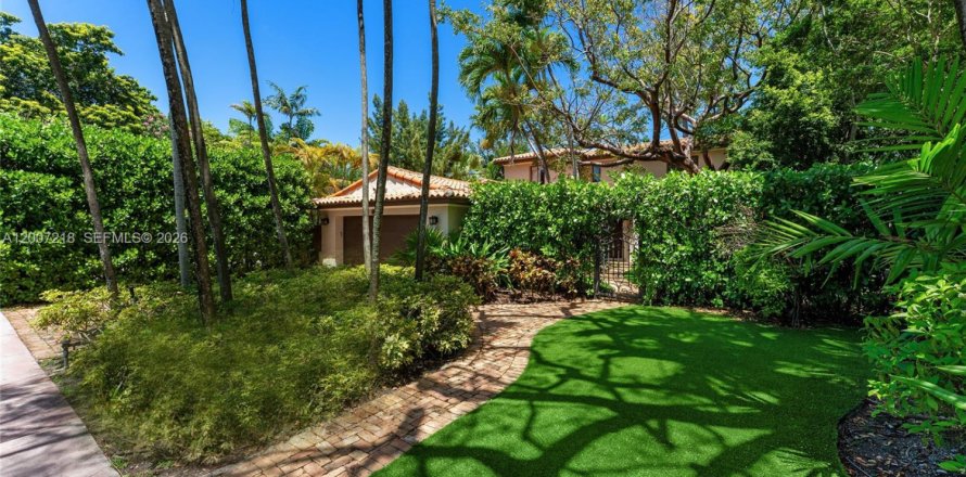 Villa ou maison à Miami Beach, Floride 4 chambres, 219.16 m2 № 2074500