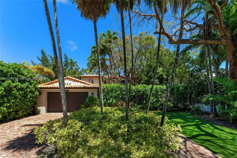 Villa ou maison à vendre à Miami Beach, Floride: 4 chambres, 219.16 m2 № 2074500 - photo 2