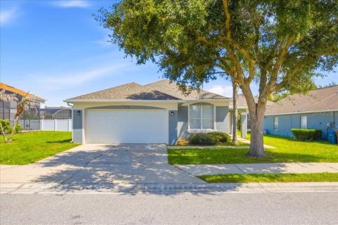 House in Haines City, Florida 4 bedrooms, 143.63 sq.m. № 2321229