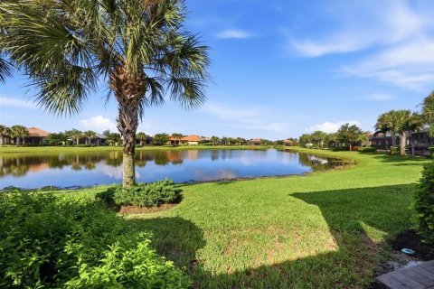 Villa ou maison à vendre à Lakewood Ranch, Floride: 2 chambres, 143.35 m2 № 2349969 - photo 24