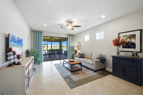 Villa ou maison à vendre à Lakewood Ranch, Floride: 2 chambres, 143.35 m2 № 2349969 - photo 11